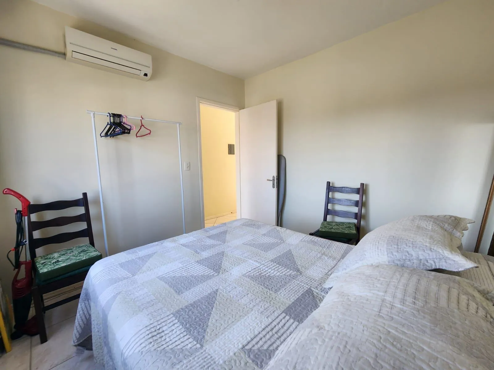 Apartamento à venda no Edifício Via Veneto, Areal - 100 m², 2 quartos (sendo 1 suíte), lareira, sacada com churrasqueira e móveis planejados. - 8
