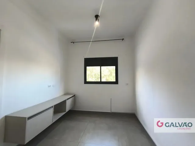 Apartamento para alugar, no bairro Portão em Curitiba