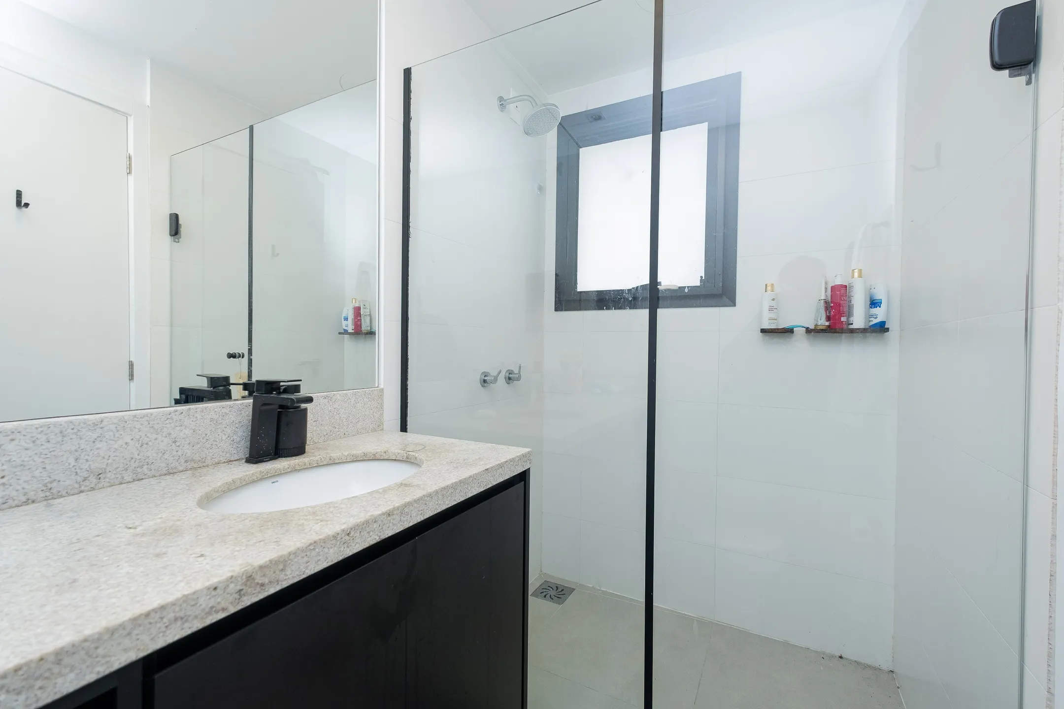 Apartamento mobiliado à venda no Canto, Parque Una - 74 m², 3 quartos (sendo 1 suíte), sofisticação em cada detalhe, com churrasqueira e vaga dupla. - 12