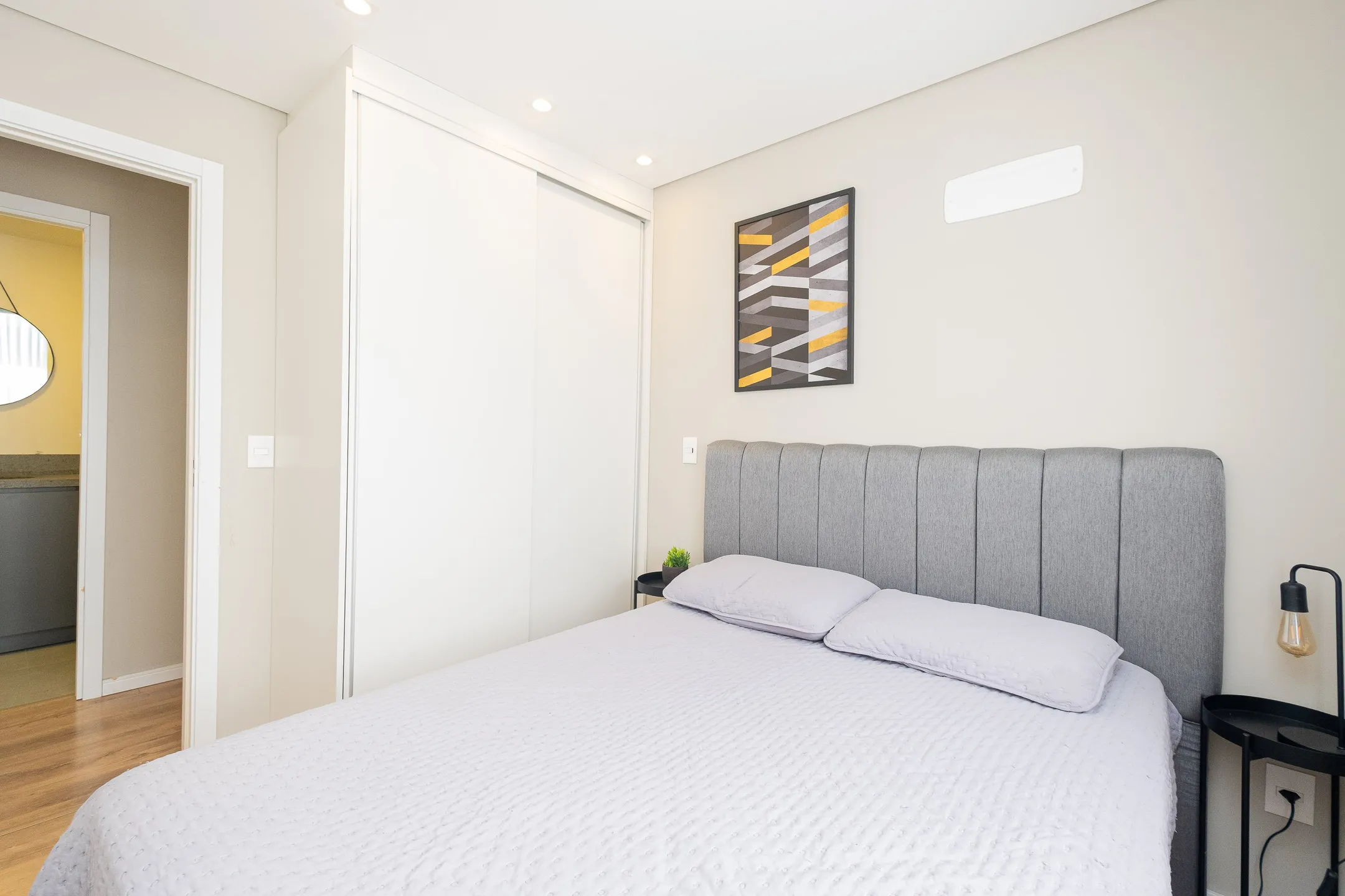Apartamento mobiliado à venda no Canto, Parque Una - 74 m², 3 quartos (sendo 1 suíte), sofisticação em cada detalhe, com churrasqueira e vaga dupla. - 14