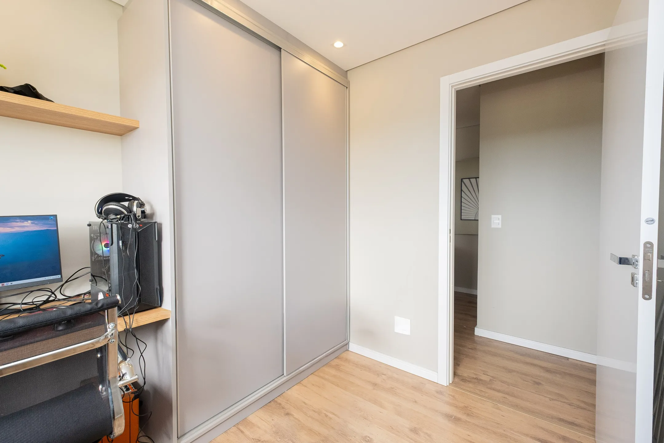 Apartamento mobiliado à venda no Canto, Parque Una - 74 m², 3 quartos (sendo 1 suíte), sofisticação em cada detalhe, com churrasqueira e vaga dupla. - 18