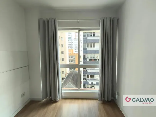 Apartamento 1 quarto e 1 banheiro, para alugar, no bairro Centro em Curitiba