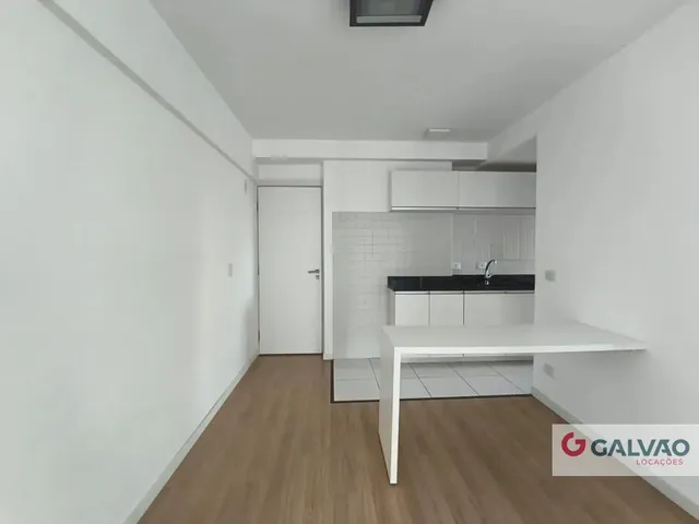 Apartamento 1 quarto e 1 banheiro, para alugar, no bairro Centro em Curitiba