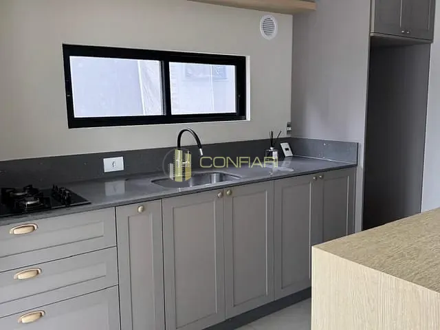 Apartamento 3 quartos e 4 banheiros, para alugar, no bairro Meia Praia em Itapema