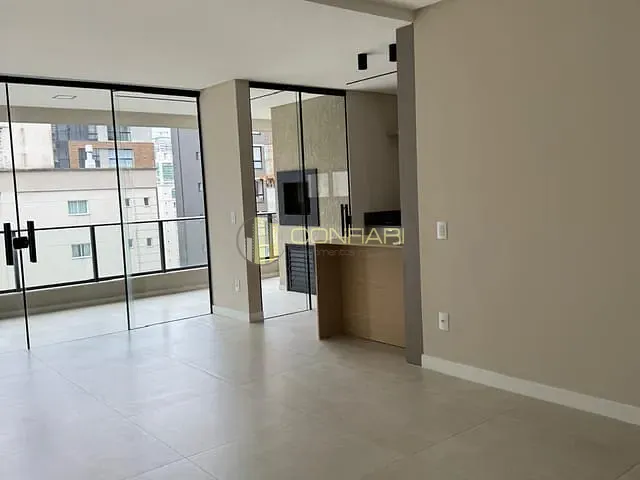 Apartamento 3 quartos e 4 banheiros, para alugar, no bairro Meia Praia em Itapema