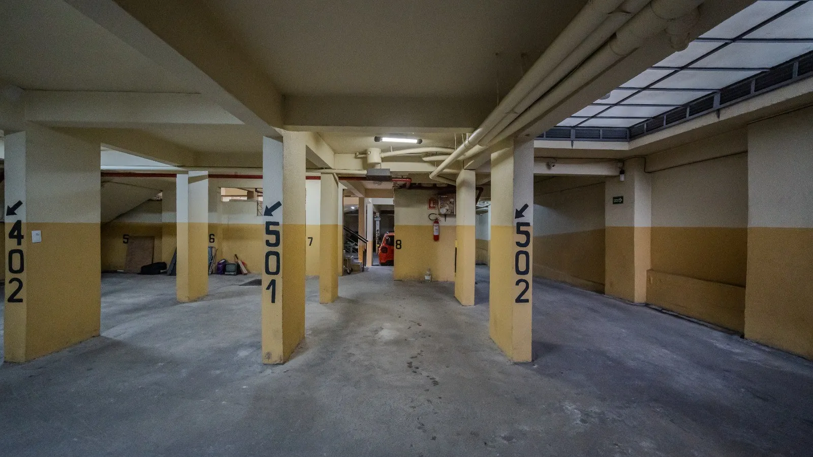 Apartamento semimobiliado à venda no Ed. Visconde Magalhães, Centro - 178 m², 3 quartos (sendo 1 suíte), churrasqueira e vaga coberta. - 15