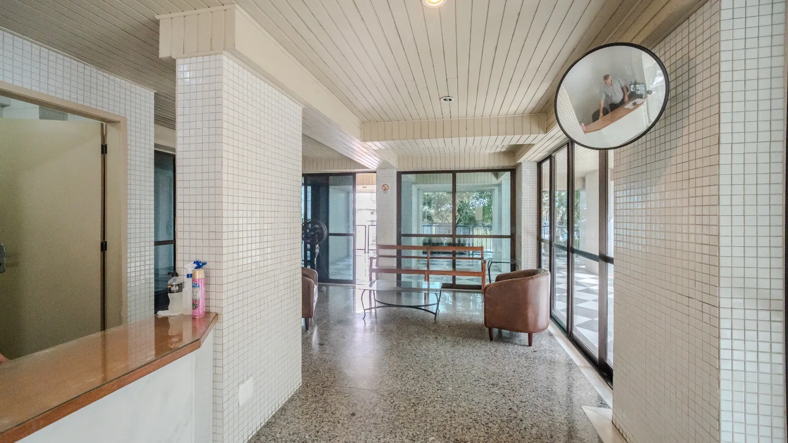 Apartamento semimobiliado à venda no Ed. Visconde Magalhães, Centro - 178 m², 3 quartos (sendo 1 suíte), churrasqueira e vaga coberta. - 14