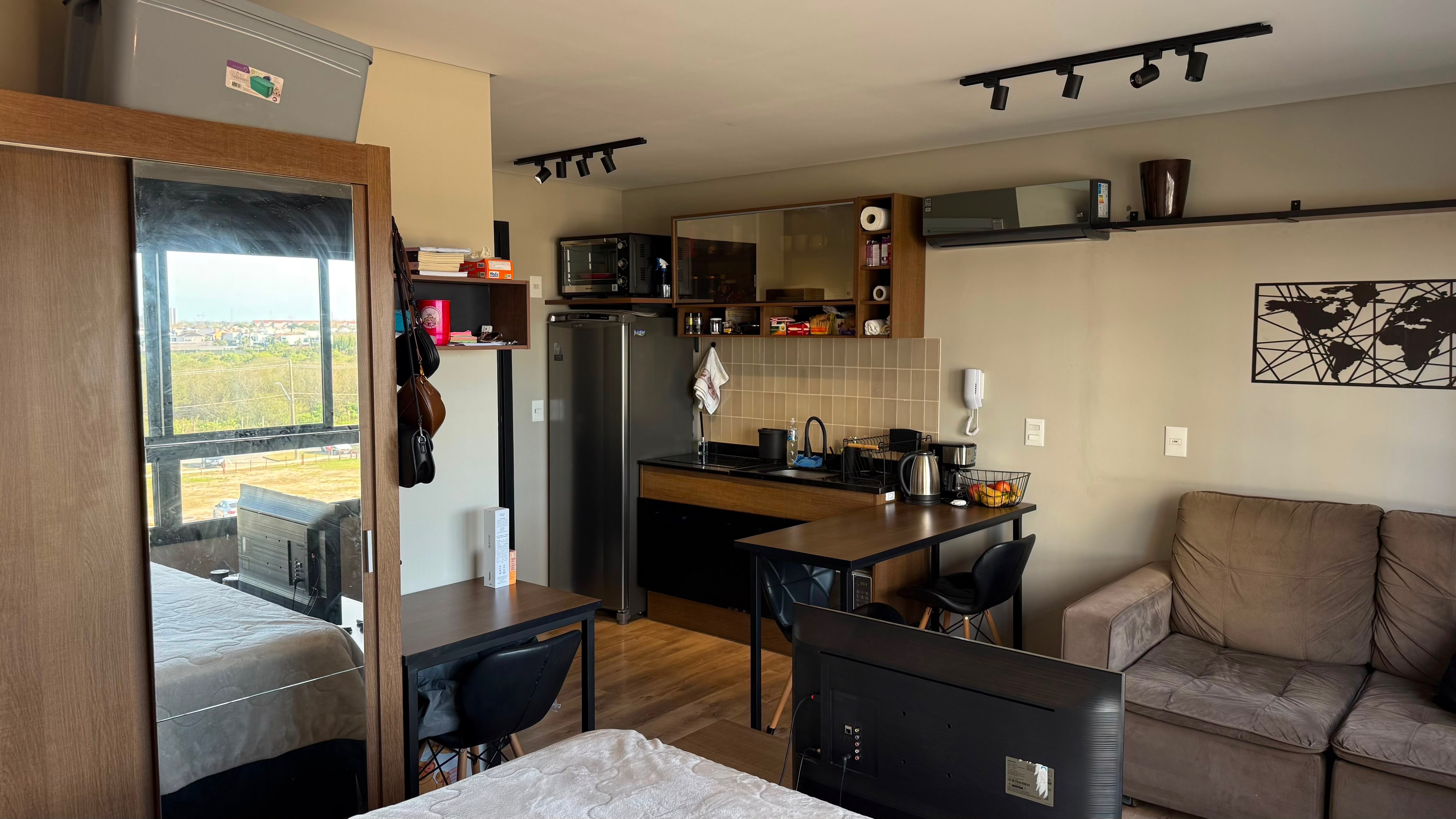 Apartamento à venda no Canto, Parque Una - 27 m², excelente iluminação natural e infraestrutura moderna.