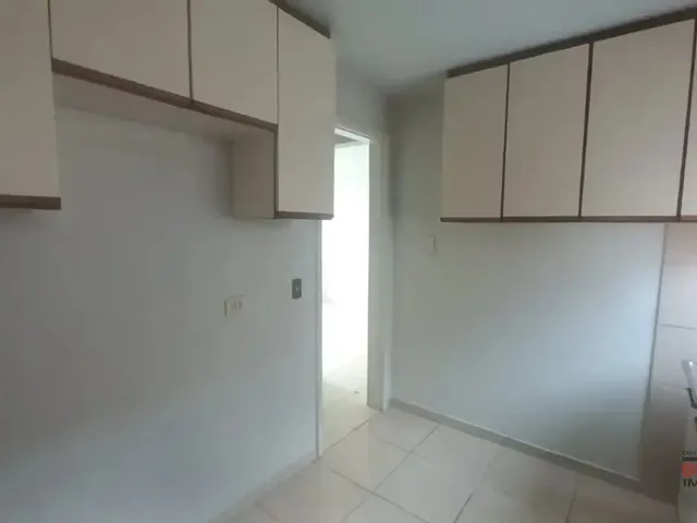 Apartamento 2 quartos e 1 banheiro, para alugar, no bairro Novo Mundo em Curitiba
