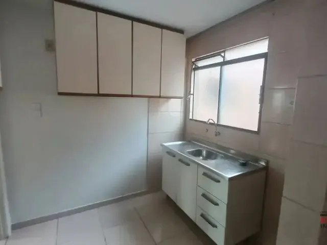 Apartamento 2 quartos e 1 banheiro, para alugar, no bairro Novo Mundo em Curitiba