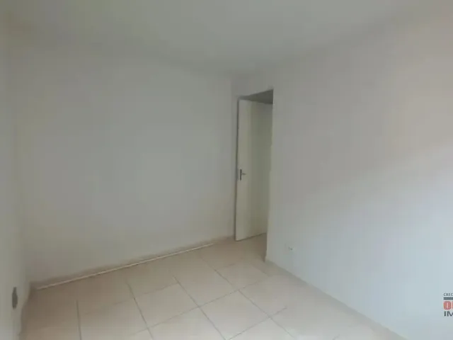 Apartamento 2 quartos e 1 banheiro, para alugar, no bairro Novo Mundo em Curitiba