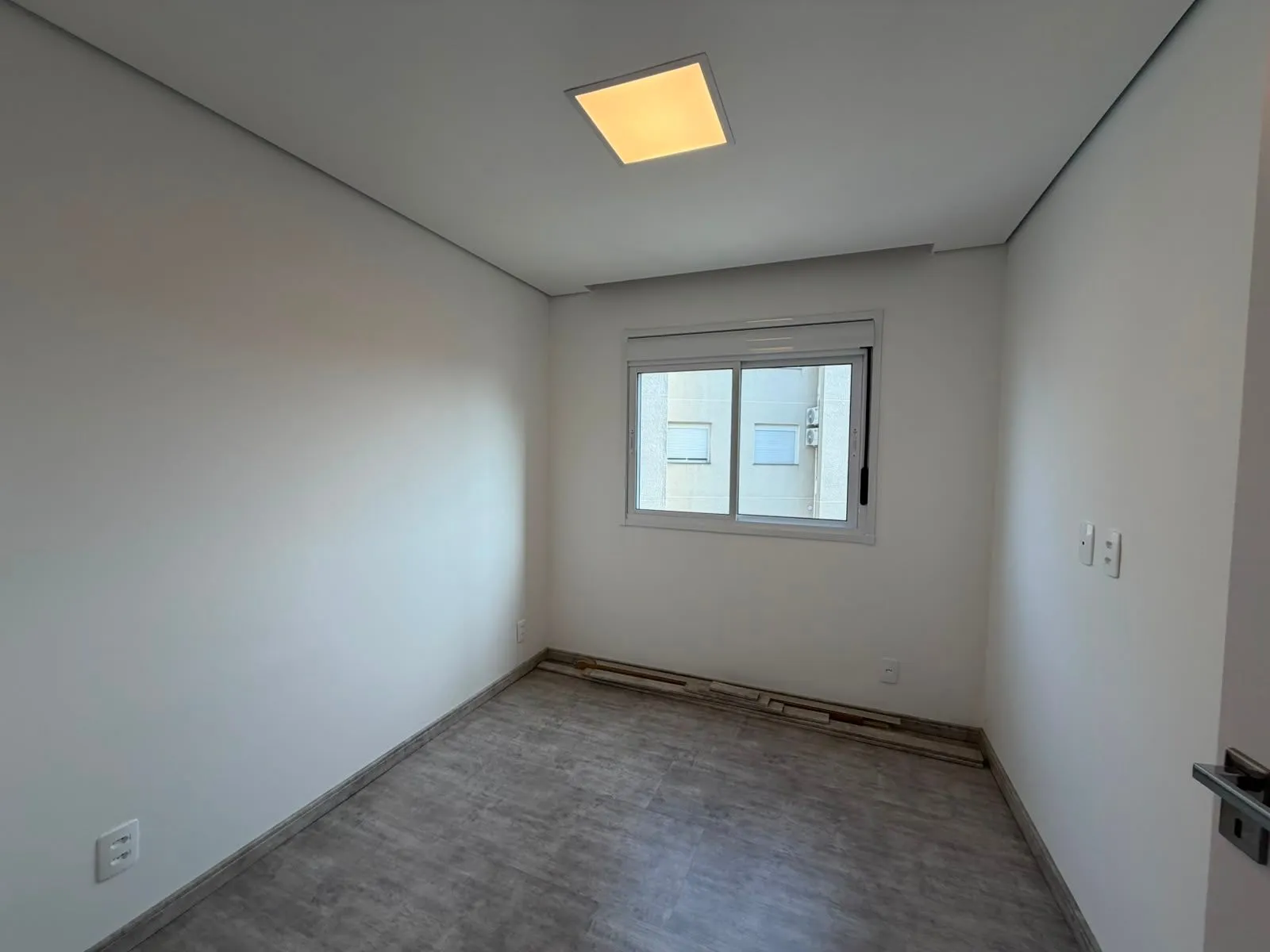 Apartamento semimobiliado à venda no Smart Urban Club, Areal - 74 m², 3 quartos (sendo 1 suíte), andar alto com sol da tarde e condomínio completo. - 10