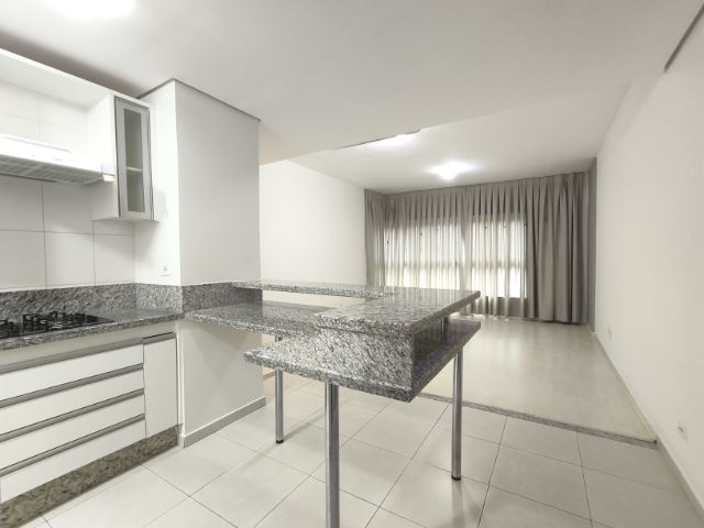Apartamento 3 quartos e 2 banheiros, para alugar, no bairro Gleba Fazenda Palhano em Londrina