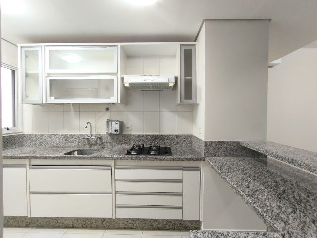 Apartamento 3 quartos e 2 banheiros, para alugar, no bairro Gleba Fazenda Palhano em Londrina