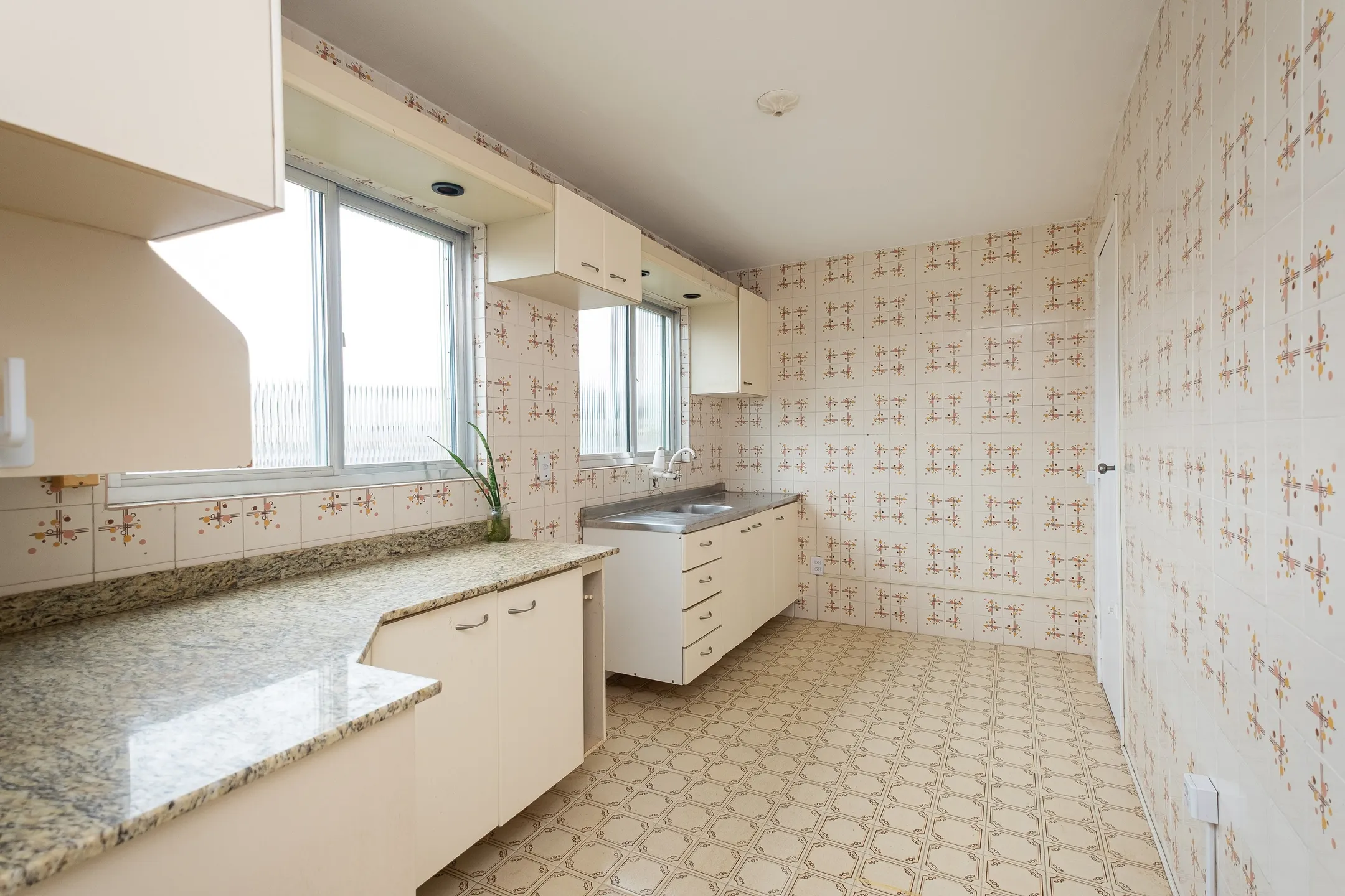 Apartamento de 3 Dormitórios para Aluguel no Bairro Porto em Pelotas RS com Excelente Localização, Conforto e Praticidade