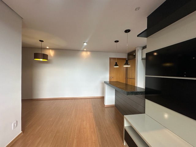 Apartamento com 104m² 3 quartos e 2 banheiros, para alugar, no bairro Santa Rosa em Londrina