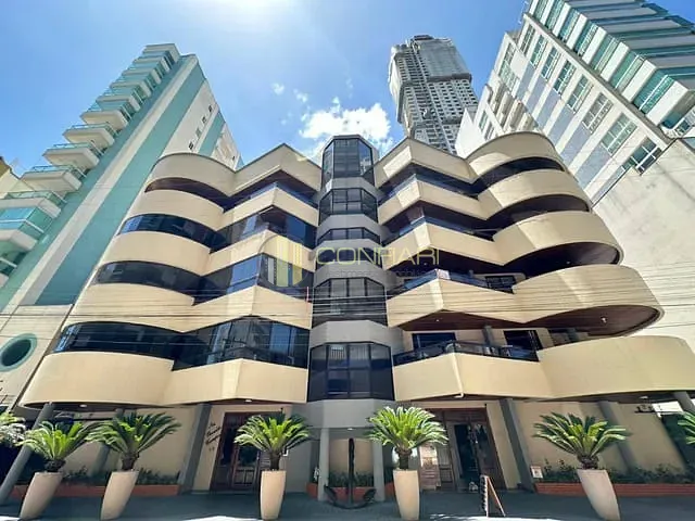 Apartamento 2 quartos e 2 banheiros, à venda, no bairro meia praia em Itapema