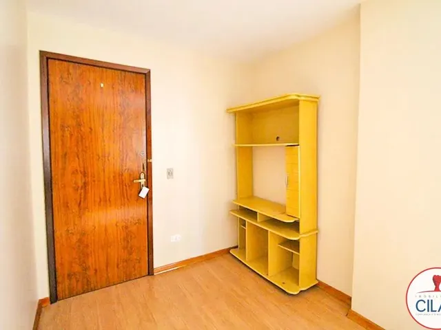 Apartamento 1 quarto e 1 banheiro, para alugar, no bairro Cristo Rei em Curitiba