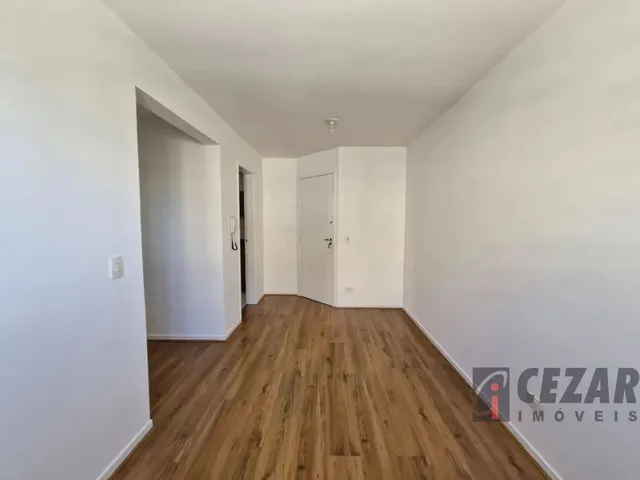 Apartamento 3 quartos e 1 banheiro, para alugar, no bairro Tingui em Curitiba