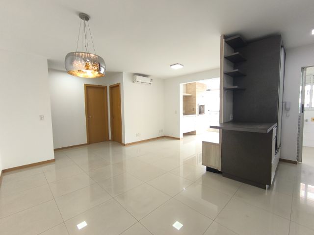 Apartamento 3 quartos e 2 banheiros, para alugar, no bairro Gleba Fazenda Palhano em Londrina