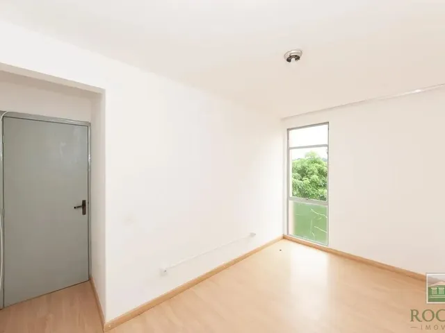 Apartamento 2 quartos e 1 banheiro, para alugar, no bairro Barreirinha em Curitiba
