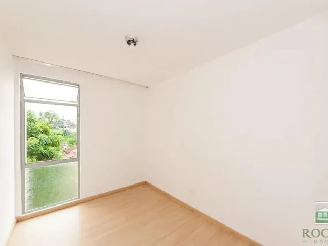 Apartamento 2 quartos e 1 banheiro, para alugar, no bairro Barreirinha em Curitiba