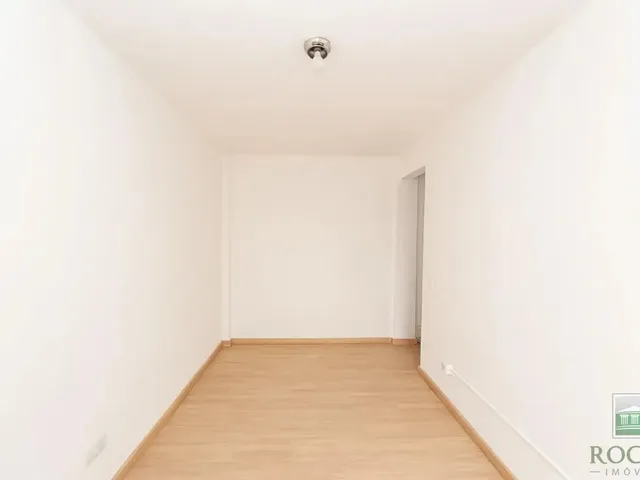 Apartamento 2 quartos e 1 banheiro, para alugar, no bairro Barreirinha em Curitiba