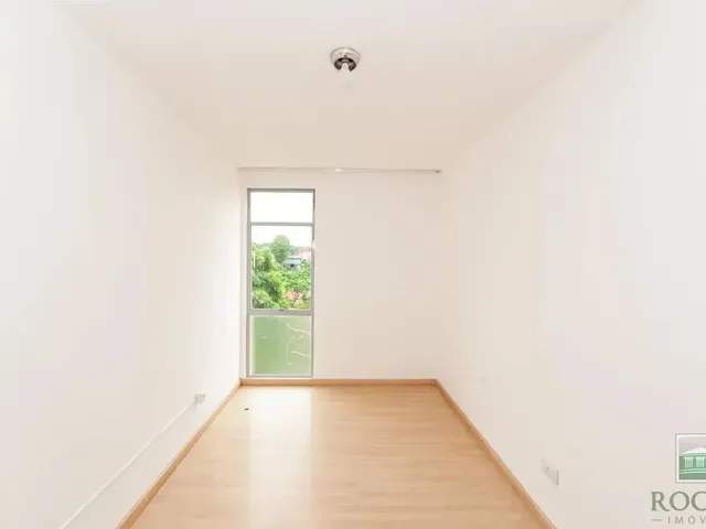 Apartamento 2 quartos e 1 banheiro, para alugar, no bairro Barreirinha em Curitiba
