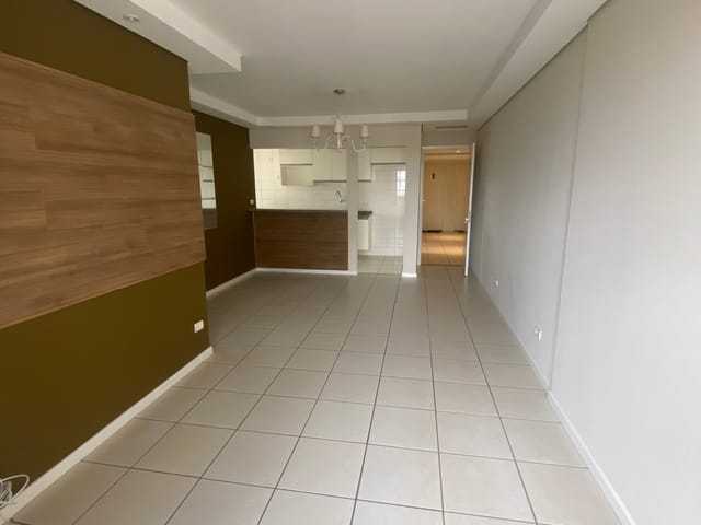 Apartamento com 127m² 2 quartos e 1 banheiro, para alugar, no bairro Centro em Londrina
