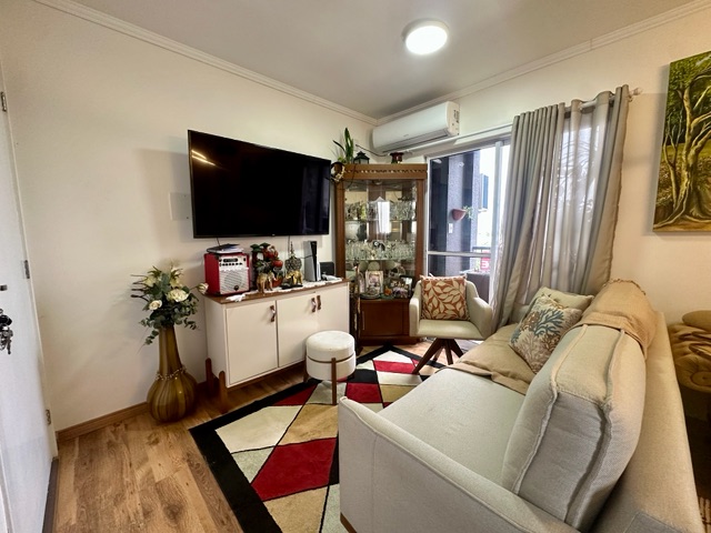 Apartamento com 65m² 2 quartos e 1 banheiro, à venda, no bairro Centro em Pelotas
