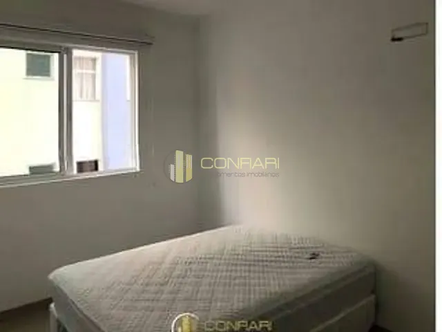 Apartamento 3 quartos e 2 banheiros, para alugar, no bairro meia praia em Itapema