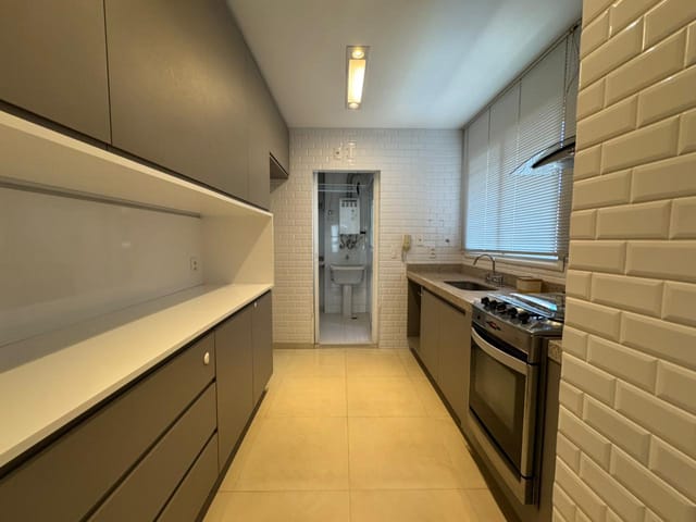 Apartamento 3 quartos e 2 banheiros, para alugar, no bairro Gleba Fazenda Palhano em Londrina