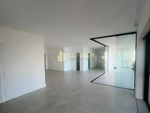 Apartamento 4 quartos e 5 banheiros, à venda, no bairro centro em Itapema