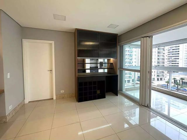 Apartamento com 212m² 3 quartos e 3 banheiros, para alugar, no bairro Gleba Fazenda Palhano em Londrina