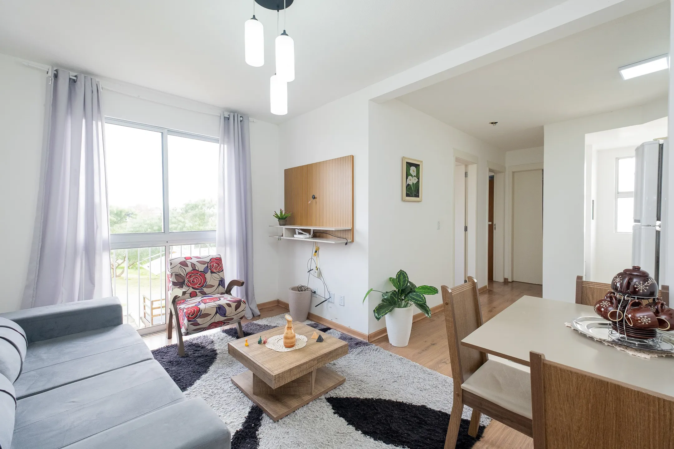 Apartamento de 2 Dormitórios para Aluguel no Centro de Pelotas RS com Excelente Localização, Conforto e Praticidade no Dia a Dia