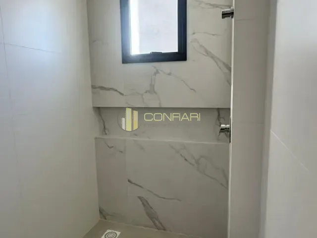 Apartamento 4 quartos e 5 banheiros, à venda, no bairro meia praia em Itapema