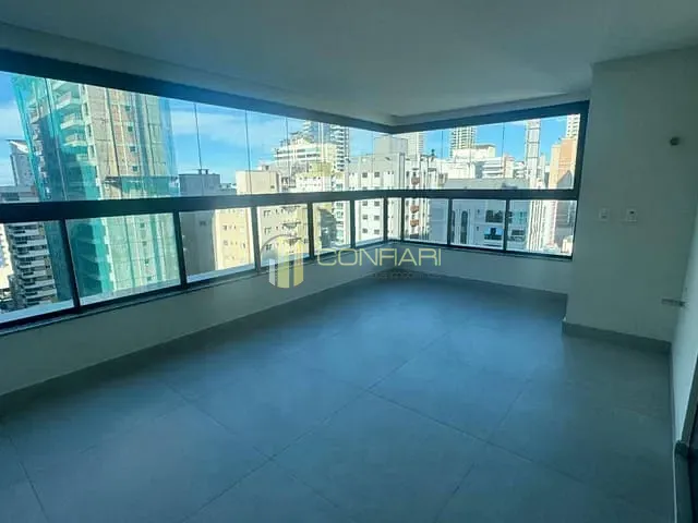 Apartamento 4 quartos e 5 banheiros, à venda, no bairro meia praia em Itapema