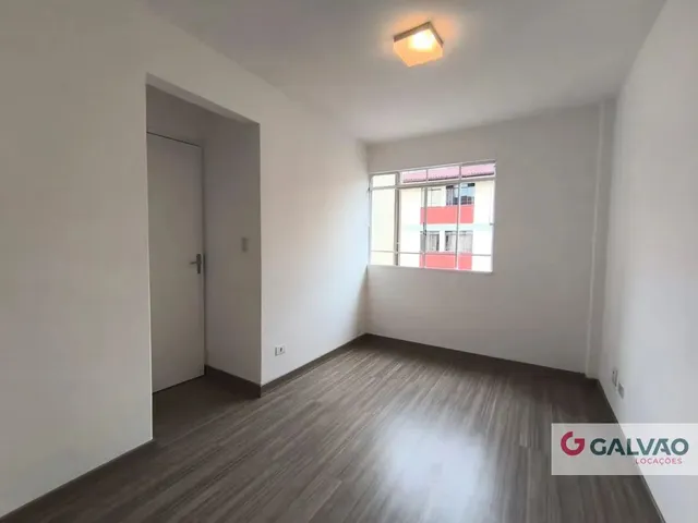Apartamento 2 quartos e 1 banheiro, para alugar, no bairro Boa Vista em Curitiba