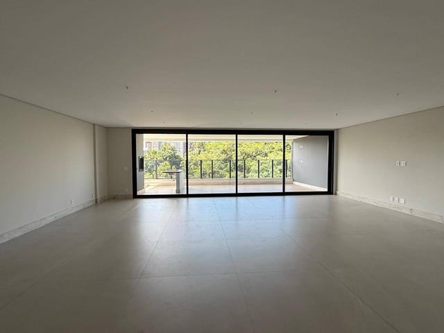 Apartamento com 450m² 4 quartos e 6 banheiros, à venda, no bairro Nova Prochet em Londrina
