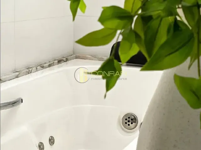 Apartamento 4 quartos e 5 banheiros, à venda, no bairro meia praia em Itapema