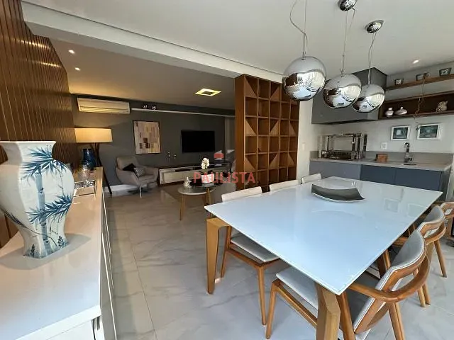 Apartamento 3 quartos e 3 banheiros, à venda, no bairro Chácara Inglesa em Rua Jaci