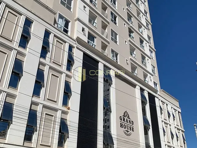 Apartamento 2 quartos e 3 banheiros, para alugar, no bairro Morretes em Itapema
