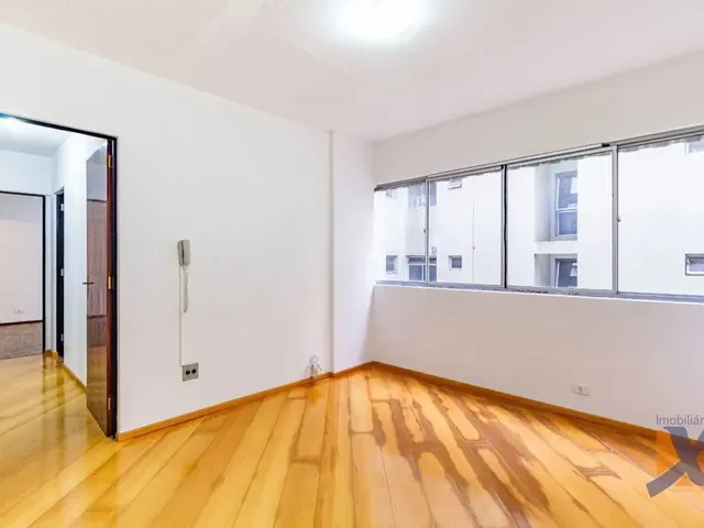 Apartamento 2 quartos e 1 banheiro, para alugar, no bairro Água Verde em Curitiba