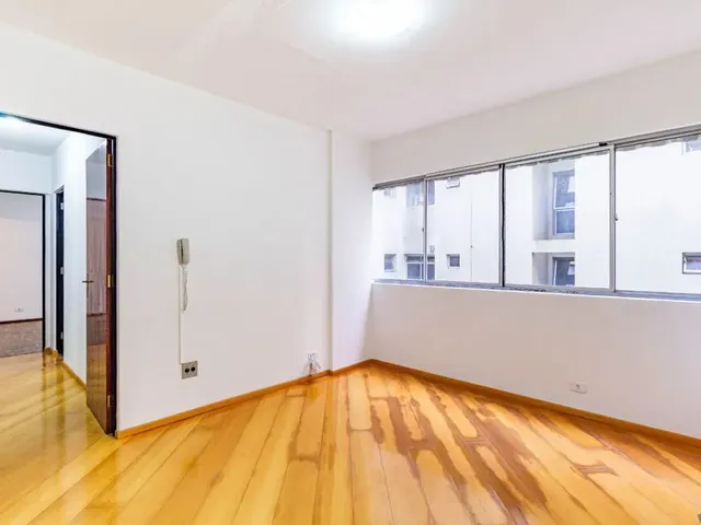 Apartamento 2 quartos e 1 banheiro, para alugar, no bairro Água Verde em Curitiba