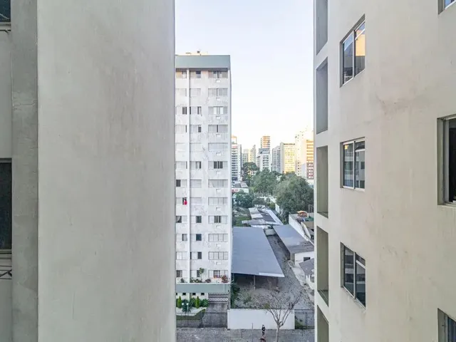 Apartamento 1 quarto e 1 banheiro, para alugar, no bairro Cristo Rei em Curitiba
