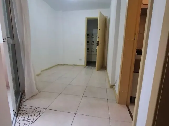 Apartamento 1 quarto e 1 banheiro, para alugar, no bairro Cristo Rei em Curitiba