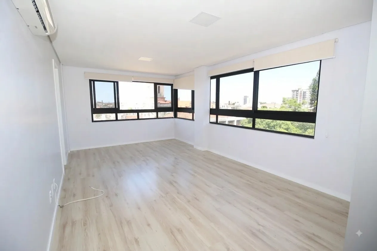 Apartamento à venda no Maestro Residencial, Centro - 40 m², andar alto com sol da tarde e edifício com elevador.