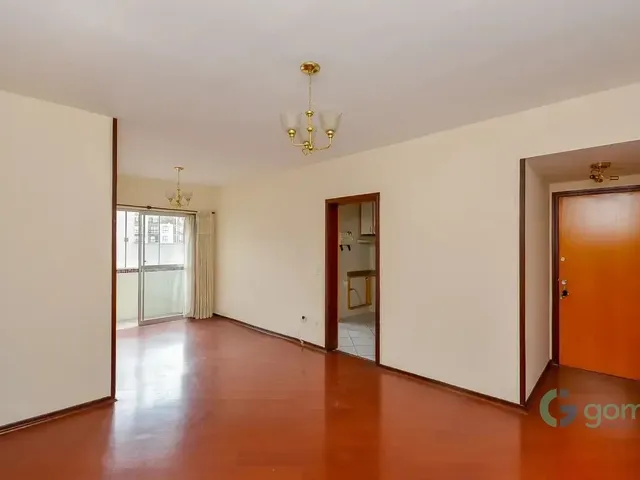 Apartamento 3 quartos e 2 banheiros, à venda ou para alugar, no bairro Portão em Curitiba