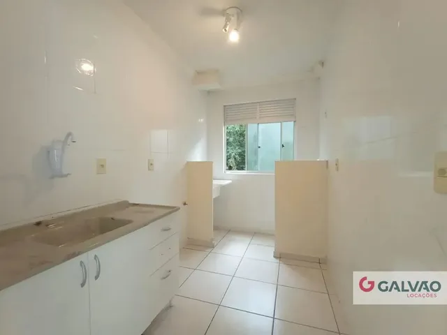 Apartamento 2 quartos e 1 banheiro, para alugar, no bairro Santa Cândida em Curitiba