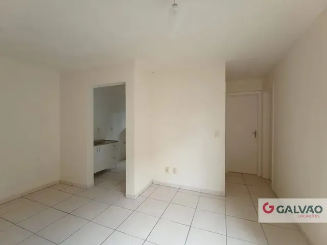 Apartamento 2 quartos e 1 banheiro, para alugar, no bairro Santa Cândida em Curitiba